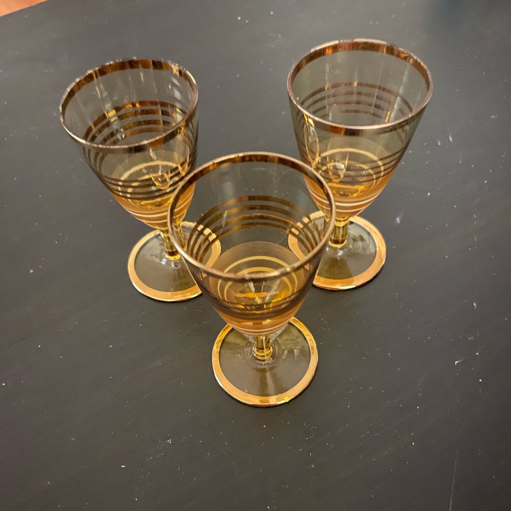 Beautiful Aperitif/Liqueue glasses